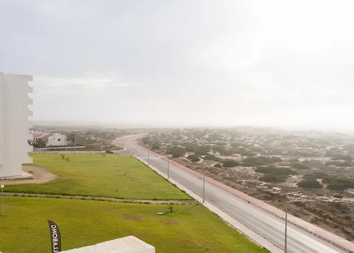 Maresia - Beachfront Peniche Apartment